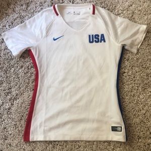 women’s USA soccer t-shirt/ jersey